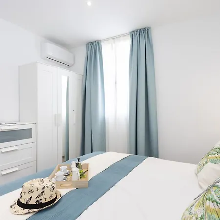 Home2book Lovely & Bright Apt, Pool & Terrace Lägenhet